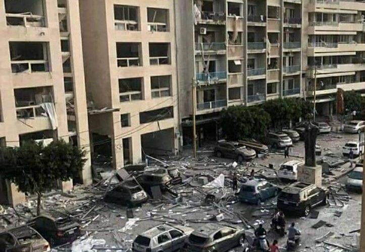 شاهد بالصورة .. هكذا ظهر برج خليفة عقب انفجار بيروت ؟