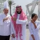 شاهد: كيف رد الأمير محمد بن سلمان على فتاة سعودية تجاوزت جميع حراسته وركضت نحو سيارته وهي تناديه بهذا اللقب