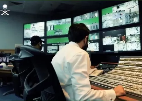 فيديو من داخل استديو قناة القران الكريم في السعودية تكشف ما لا يعرفه الكثيرون