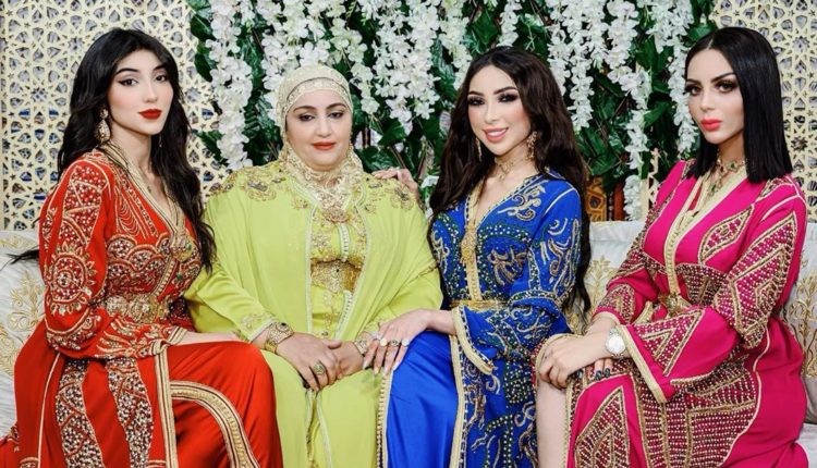 شاهد: دنيا بطمة تتجاهل أزمتها وتحتفل مع عائلتها بزفاف قريبتها