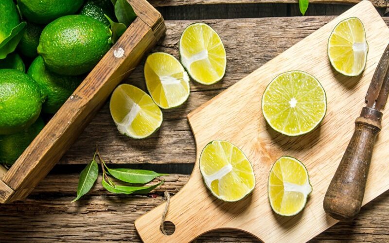 ماذا يحدث للجسم بعد شرب الماء الدافئ مع الليمون لمدة شهرين