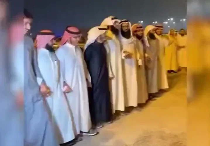 شاهد كيف احتفل أهالي السجناء في الكويت بعد العفو الأميري